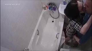 porn скрытая камера реальная измена жена уложила детей спать а сама в душ трахаться сосет становиться раком трахает в porn