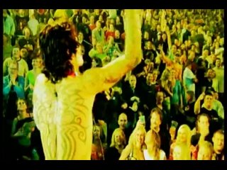 porn на рок концерте motley crue девушки фанатки показивают свои сиськи на публику porn