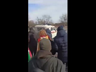 porn в энергодаре безоружные местные жители голыми руками гонят вооруженных оккупантов из своего города несмотря на то porn