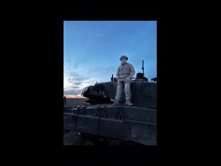 porn уничтоженный на запорожском направлении очередной укронацистский танк leopard 2a4 немецкого производства porn
