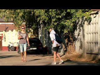 porn девушка пердит с подливой пранк реакция людей на пердёж porn