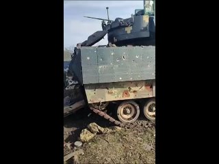 porn наши бойцы осматривают подбитые две американские m2a2 bradley на авдеевском направлении porn