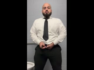 porn парень в форме показал себя на камеру и подрочил porn