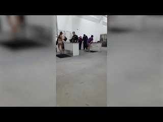 porn рабочих на wildberries после смены заставляют раздеваться для обыска porn