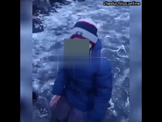 porn красноярские зумеры заставили 18 летнего школьника целовать ноги и извиняться целая группа молодые porn