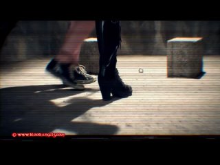 porn лесбиянка госпожа мучает зеленоволосую рабыню в камере пыток porn