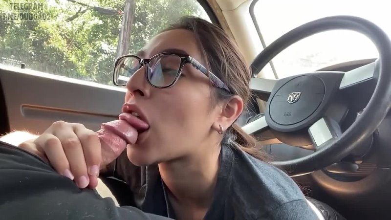 porn губастая членососка обожает сосать и глотать белок porn