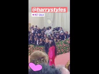 porn гарри стайлс и алессандро микеле на розовой дорожке met gala 0605 porn