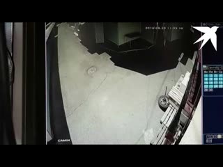 porn осторожно шокирующие кадры мать родившая дочь в лосины выбросила ребёнка оставив малышку задыхаться в пластиковом porn