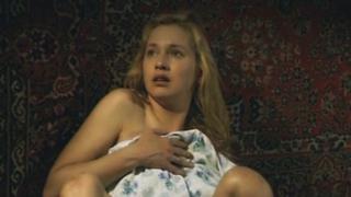 porn жесть измена в кино муж застал застукал жену в постели с любовником во время секса жесткое видео драка porn