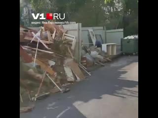 porn мусорные завалы во дворе на улице ерёменко porn