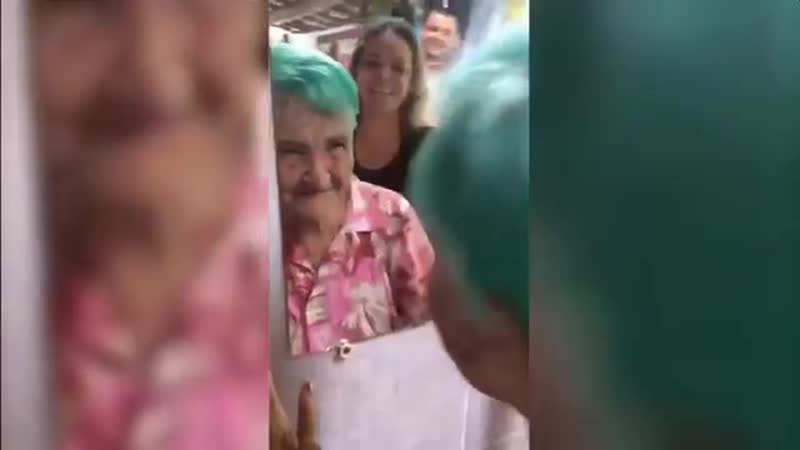 porn 80 летняя бабушка несмотря на запрет родных покрасила волосы в зелёный porn