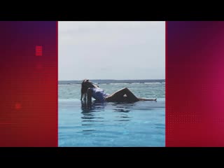 porn муцениеце похвалилась большой грудью в майке без лифчика porn