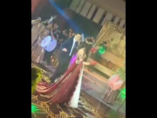 porn mesut özil dancing with his new wife amine gülse at their wedding party porn