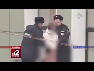 porn голая беззащитная и не в себе porn