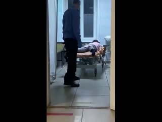 porn упадешь будешь на полу лежать охранник грубо обращается с пациенткой в больнице комсомольска на амуре porn