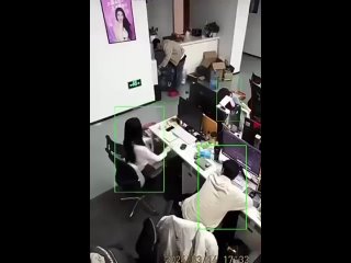 porn см офисная жизнь в китае напоминает тюрьму при покидании рабочего места ии камеры начинают отсчёт времени этот porn