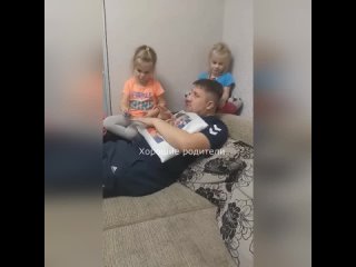 porn молодец папочка любит своих девочек это так мило очень porn