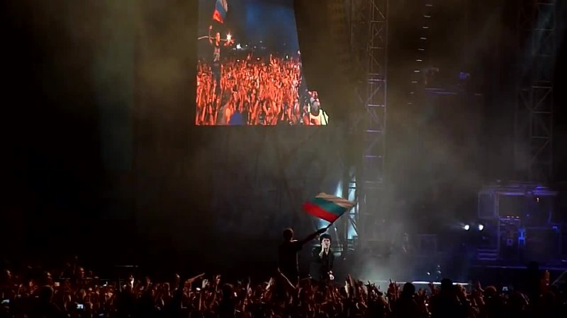 porn вокалист green day дал спеть песню фанату с российским флагом 205 vhs video porn