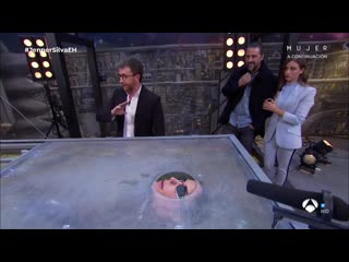 porn pilar rubio logra lo imposible en el hormiguero 3 0 escapar de una jaula llena de agua porn