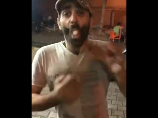 porn мужик заглатывает целый банан одним махом это не реально очень смешно супер видео это хит прикол ржака ужас шок porn