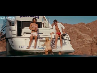 porn сиськи и попка райли стил riley steele после купания в фильме пираньи 3d piranha 3d 2010 porn