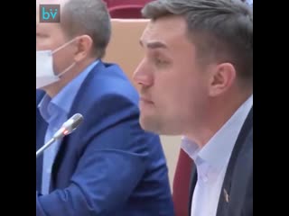 porn мужик рядом наверное сидит и думает посадят парня и мне припомнят что рядом с ним сидел porn
