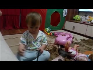 porn дочка специально плачет чтобы кошка прибегала успокаивать её porn
