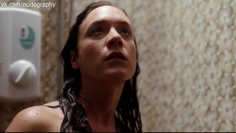 porn клоэ севиньи chloë sevigny в душе в сериале мимо цели hit miss 2012 сезон 1 серия 4 s01e04 porn