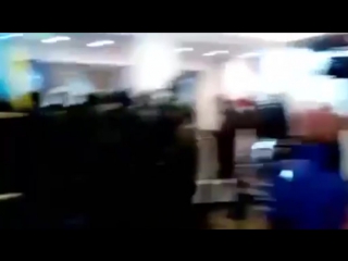 porn в сети появилось видео погрома в офисе альфа банка в киеве porn