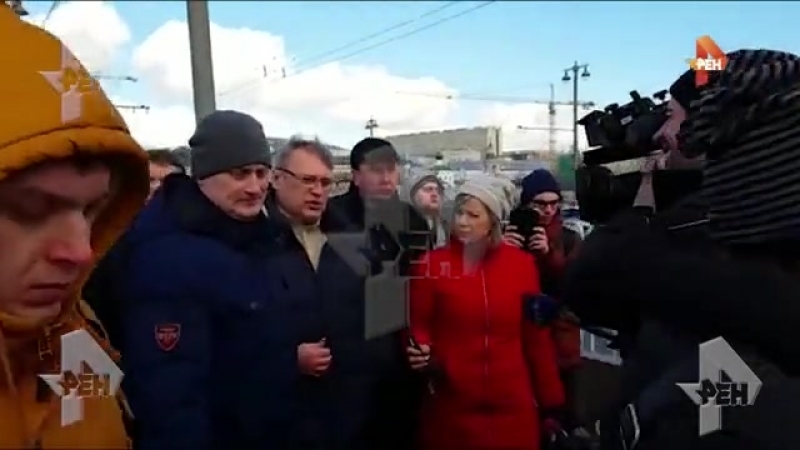 porn лидер партии парнас михаил касьянов в окружении охранников почтил память бориса немцова porn