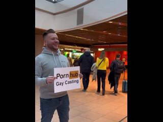 porn как правильно встречать друзей в аэропорту porn