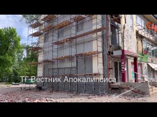 porn частично разрушенный после прилетов himars торговый центр на пр ильича восстанавливают несмотря на серьёзные porn