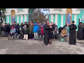 porn сирот выгоняют из украинского монастыря чтобы заселить туда солдат всу рано утром отряд спецназовцев с автоматами porn