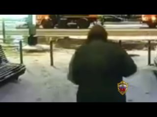 porn полицейские юго востока столицы задержали подозреваемого в грабеже пенсионерки совершенного более года назад porn