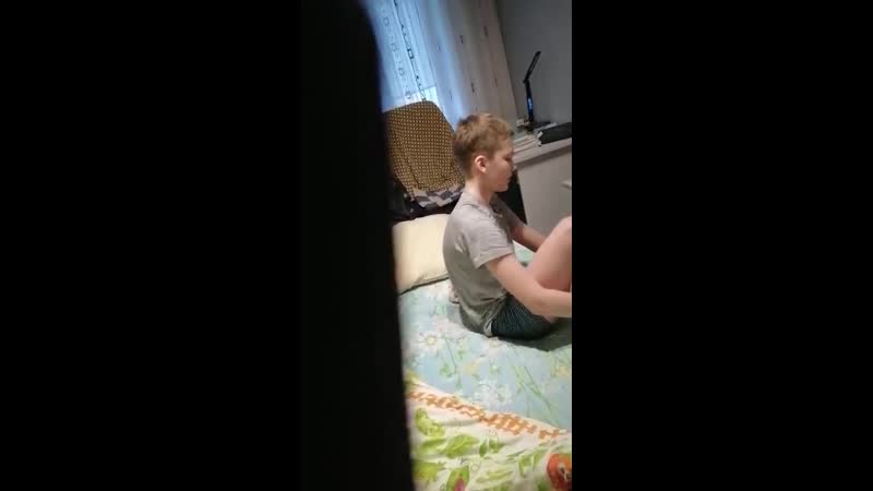 porn мать случайно узнала что её сын фашист и поклонник гитлера porn