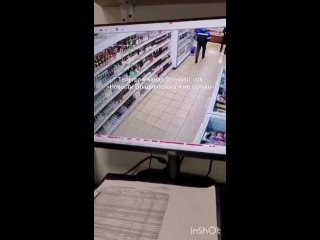 porn мужчина пришел в магазин раз два на улице добровольского и похитил алкоголь и быстренько убежал porn