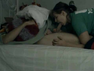 porn очень красиво сосёт спящему мужу минет porn