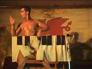 porn парень играет членом на пианино что это блять такое porn