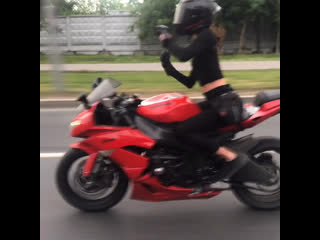 porn опять танцует за рулём мототаня девушка на мотоцикле porn