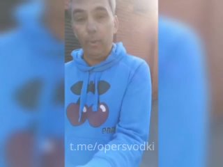 porn мужчина вместе со своей спутницей стал делать замечания незнакомым молодым людям с символикой сво на автомобиле porn