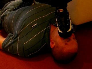 porn scouse scally black nike worship лижет чёрные кроссы porn