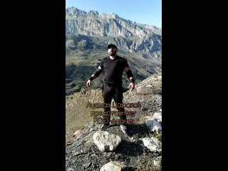 porn жимы камней вертикально одной рукой в горах эпичная была тренироа porn