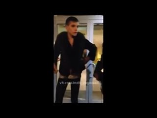 porn поймали парня переодетого в женское porn