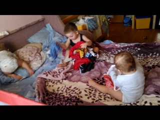 porn мама принесла белье погладитьпока наливала воду в утюгвот что было porn