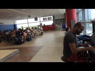 porn пианист в аэропорту играет к элизе 12 разными стилями и музыку из титаника pianist plays fur elise in 12 different porn